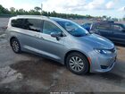 2018 Chrysler Pacifica Touring L Gray vin: 2C4RC1BG5JR233457