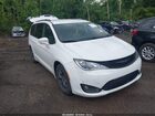 2018 Chrysler Pacifica Touring L White vin: 2C4RC1BG8JR158012