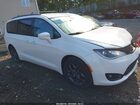 2018 Chrysler Pacifica Touring L White vin: 2C4RC1BG8JR274312