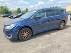 2017 Chrysler Pacifica Touring L Blue vin: 2C4RC1BG9HR778751