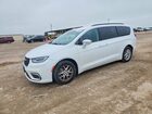 2022 Chrysler Pacifica Touring L White vin: 2C4RC1BG9NR144822