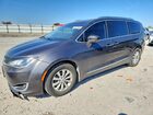 2018 Chrysler Pacifica Touring L Gray vin: 2C4RC1BGXJR117963
