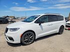 2024 Chrysler Pacifica Touring L White vin: 2C4RC1BGXRR107722