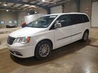 2016 Chrysler Town & Country Touring L White vin: 2C4RC1CG0GR240419