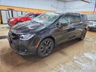 2019 Chrysler Pacifica Touring Plus Black vin: 2C4RC1FG4KR531851