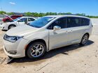 2017 Chrysler Pacifica Limited Beige vin: 2C4RC1GG9HR656741