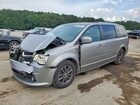 2017 Dodge Grand Caravan Sxt Silver vin: 2C4RDGCG5HR755708