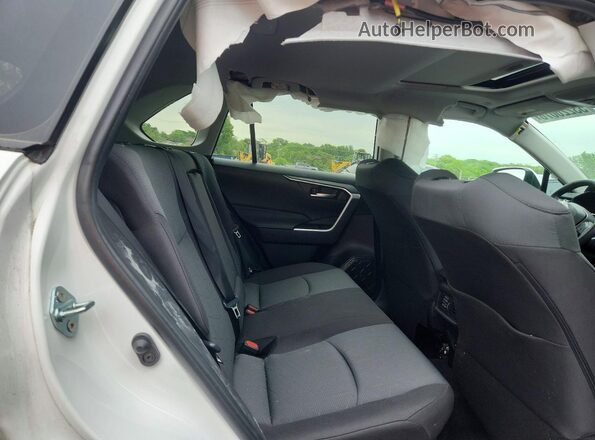2T3RWRFV6RW245293 2024 TOYOTA RAV4 White Widok wnętrza z tyłu