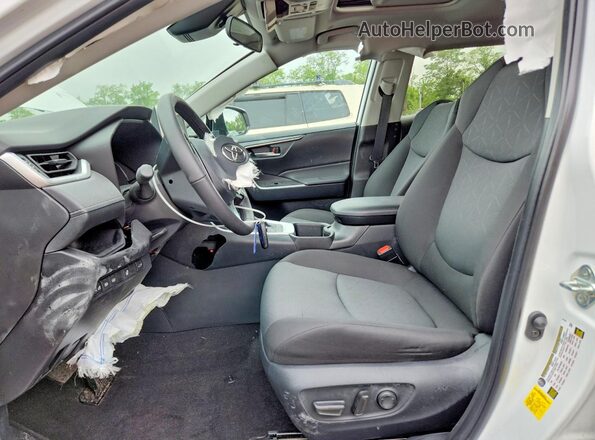 2T3RWRFV6RW245293 2024 TOYOTA RAV4 White Widok wnętrza z przodu