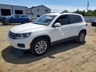 2018 Volkswagen Tiguan Limited White vin: WVGBV7AX2JK001148
