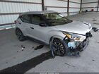 2018 Nissan Kicks Sr Silver vin: 3N1CP5CU8JL510799