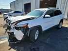 2018 Jeep Cherokee Latitude Plus White vin: 1C4PJLLB4JD534123
