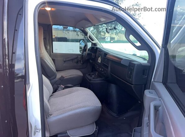 1HA3GRCG0KN000104 2019 CHEVROLET EXPRESS Black Вид ззаду
