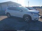 2021 Subaru Ascent Premium White vin: 4S4WMACD3M3419401