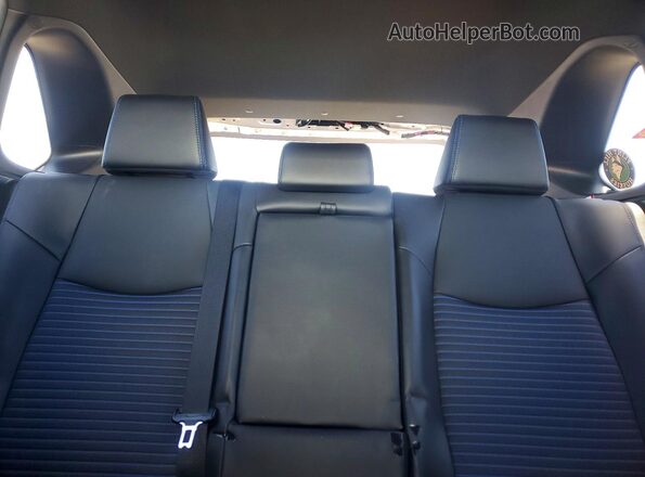 4T3E6RFV2NU098284 2022 TOYOTA RAV4 Silver Вид задніх сидінь