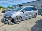 2018 Honda Odyssey Touring Silver vin: 5FNRL6H88JB020401