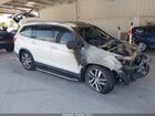 2017 Honda Pilot Touring White vin: 5FNYF5H93HB032374