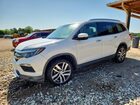 2017 Honda Pilot Touring White vin: 5FNYF5H94HB002784
