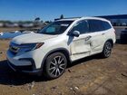 2019 Honda Pilot Touring White vin: 5FNYF6H65KB002327