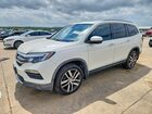 2017 Honda Pilot Touring White vin: 5FNYF6H93HB072671
