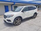 2017 Honda Pilot Touring White vin: 5FNYF6H97HB044470