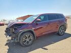 2017 Toyota Highlander Le Maroon vin: 5TDBZRFH7HS467148