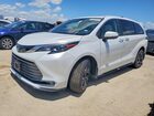 2026 Toyota Sienna Platinum 7-passenger White vin: 5TDESKFC6TS235923
