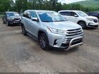 2019 Toyota Highlander Xle Silver vin: 5TDJZRFH0KS600772