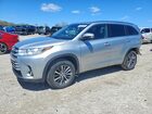 2018 Toyota Highlander Xle Silver vin: 5TDJZRFH4JS828188