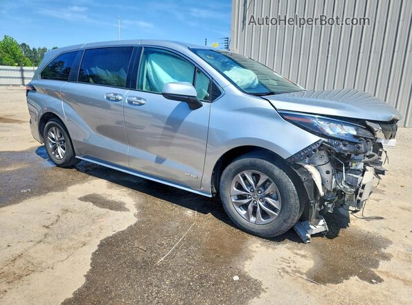 2021 TOYOTA SIENNA LE