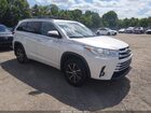 2018 Toyota Highlander Xle White vin: 5TDKZRFH9JS534483