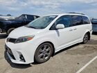 2018 Toyota Sienna Se Premium 8-passenger White vin: 5TDXZ3DC0JS921918