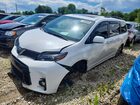 2018 Toyota Sienna Se Premium 8-passenger White vin: 5TDXZ3DC5JS918612