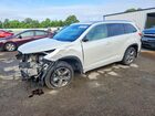 2018 Toyota Highlander Limited Platinum White vin: 5TDYZRFH2JS271246