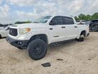 2018 Toyota Tundra Crewmax Sr5 Белый vin: 5TFDW5F18JX702380