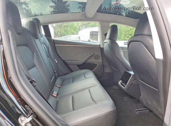 5YJ3E1EA1RF768932 2024 TESLA MODEL Gray Widok tylnych siedzeń