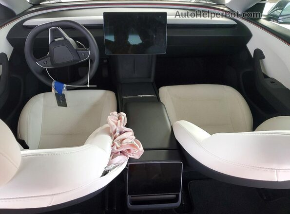 5YJ3E1EB5SF048998 2025 TESLA MODEL White Widok deski rozdzielczej