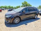 2017 Chrysler Pacifica Touring L Burgundy vin: 2C4RC1BG6HR733850