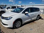 2017 Chrysler Pacifica Touring White vin: 2C4RC1DG4HR634389