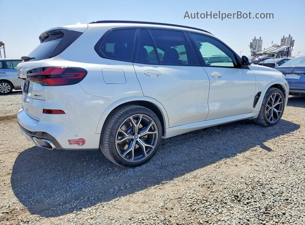 5UX43EU0XR9T61291 2024 BMW X5 Белый Передняя правая четверть