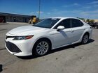 2020 Toyota Camry Le White vin: 4T1C11AK1LU938386