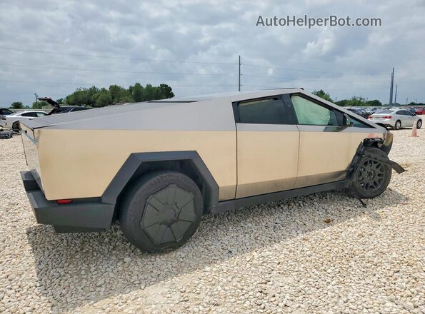 7G2CEHEE7RA019624 2024 TESLA CYBERTRUCK Silver Задня права чверть