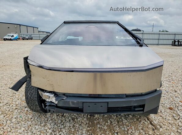 7G2CEHEE7RA019624 2024 TESLA CYBERTRUCK Silver Вид спереду
