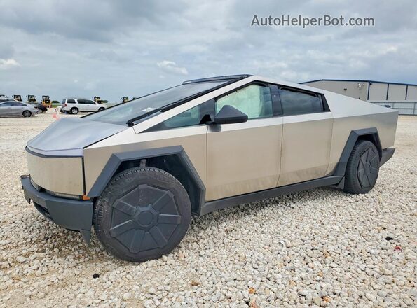 7G2CEHEE7RA019624 2024 TESLA CYBERTRUCK Silver Передня ліва чверть