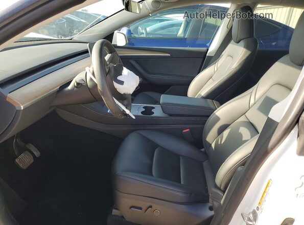 7SAYGDEE0PA062813 2023 TESLA MODEL White Vista interior delantera