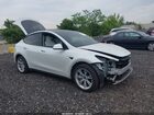2022 Tesla Model Y Long Range Dual Motor All-wheel Drive White vin: 7SAYGDEE6NF532651