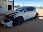 2024 Tesla Model Y Белый vin: 7SAYGDEF7RF179044
