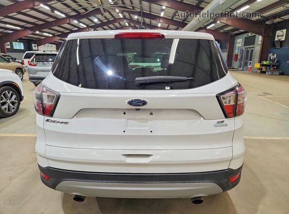 1FMCU0GDXHUB03212 2017 FORD ESCAPE Белый Вид салона спереди