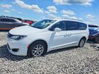 2020 Chrysler Pacifica Touring L White vin: 2C4RC1BG1LR123587