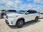2019 Toyota Highlander Xle White vin: 5TDKZRFH5KS555851